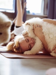 Zajęcia Fitness z Pieskami dla Dwojga (Puppy Joga lub Pilates) | Warszawa | Prezent dla Pary na Ślub_P