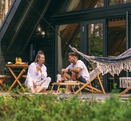 Odprężający Pobyt w Leśnym Domku (2 Noce, 2 Osoby) | Bajka Hotel & Resort | Grodziec