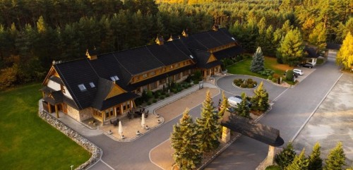 Odprężający Pobyt w Leśnym Domku (2 Noce, 2 Osoby) | Grodziec | Bajka Hotel & Resort -Prezent Blisko Natury_P