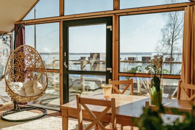 Rekreacyjny Pobyt pośród Drzew (2 Noce, 2 Osoby) | Mielno | HT Houseboats & Herbals-Prezent dla Pary_P