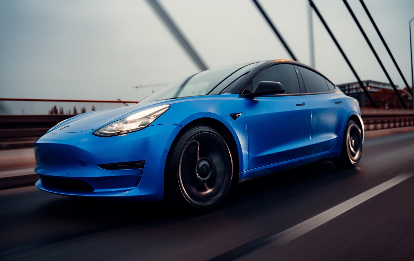 Jazda Teslą (20 minut) | Wiele Lokalizacji 