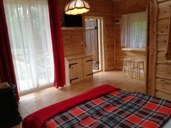 Odprężający Pobyt w Domku Drwala (2 Noce, 2 Osoby) | Ropienka | Helenowo-Prezent dla Rodziców_P