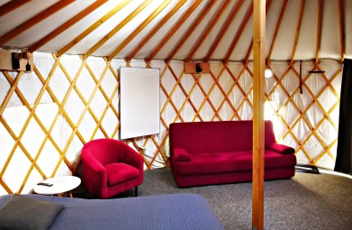 Odprężający Pobyt w Jurcie Mongolskiej (3 Noce, 2 Osoby) | Ropienka-Prezent dla Pary_P