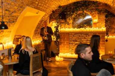 Kolacja przy Świecach z Muzyką na Żywo | Warszawa-Prezent dla Rodziców_P