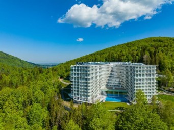  Odprężający Pobyt w Górach (2 Noce, 2 Osoby) | Hotel Crystal Mountain | Wisła | Prezent dla Męża_P