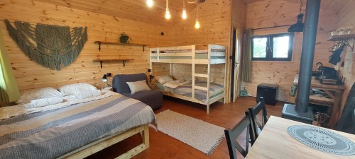 Romantyczny Pobyt w Domku na Drzewie (2 Noce, 2 Osoby) | Golędzinów | TreeVill-Prezent dla Pary_P