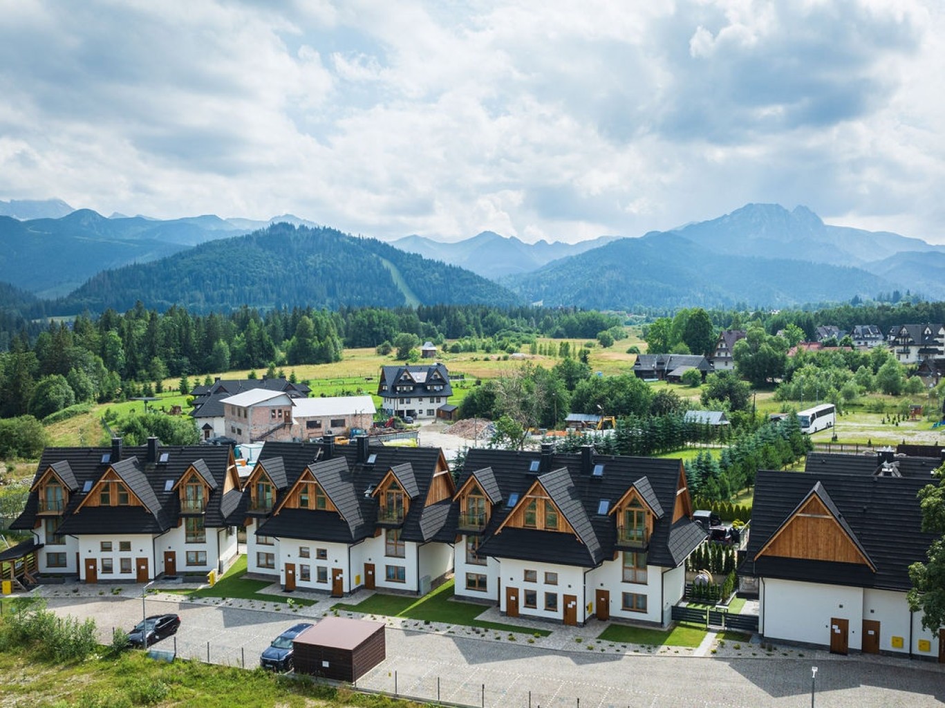 Odprężający Pobyt w Księżycowym Apartamencie (2 Noce, 1- 4 Osoby) | Golden Apartments | Zakopane
