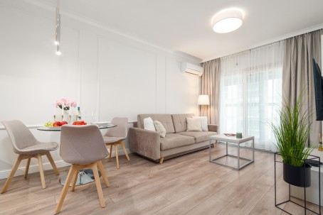 Rodzinny Pobyt w Apartamencie (2 Noce, 2-4 Osoby) | Golden Apartments | Warszawa