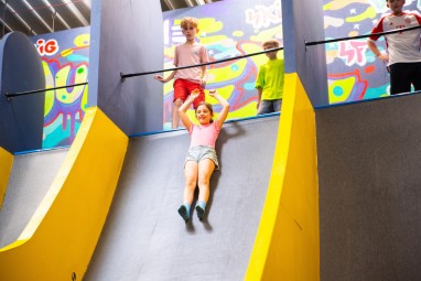 Szalona Zabawa w Parku Trampolin (130 minut) | Kielce-Prezent na Urodziny_P