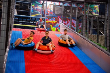 Szalona Zabawa w Parku Trampolin dla Dwojga (130 minut) | Kielce-Prezent dla Dziecka_P