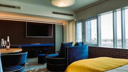 Odprężający Pobyt w Apartamencie z Jacuzzi (1 Noc, 2 Osoby) | Hotel Zamek Centrum | Szczecin | Prezent na Walentynki_P