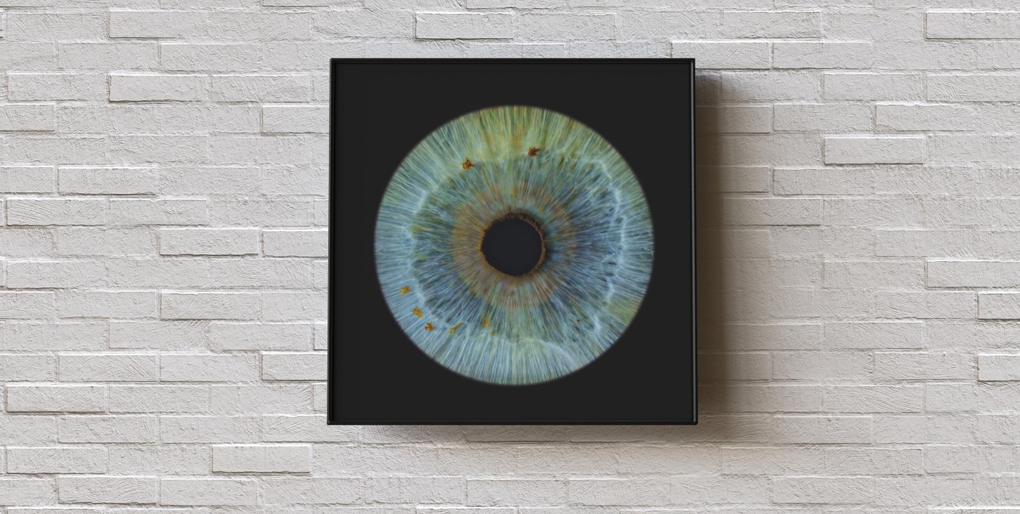 Artystyczne Zdjęcie Tęczówki Oka – Format 30x30 cm | Lublin