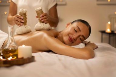 Masaż Stemplami Ziołowymi | Bydgoszcz-Prezent dla Niej_S