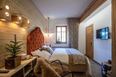 Romantyczny Pobyt w Górach (2 Noce, 2 Osoby) | Niedźwiedzia Residence | Poronin | Prezent na Ślub_P