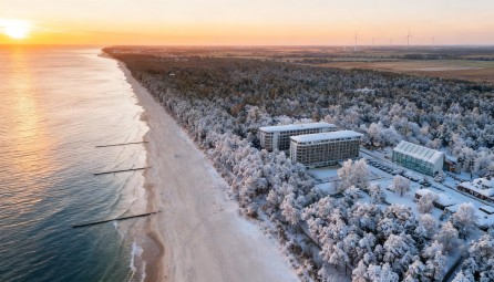 Odprężający Weekend nad Morzem (2 Noce, 2 Osoby) | Pobierowo | PINEA Resort-Prezent na Święta_P