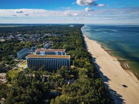 Odprężający Weekend nad Morzem (2 Noce, 2 Osoby) | PINEA Resort | Pobierowo