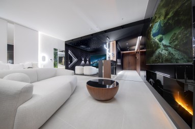 Luksusowy Pobyt w Apartamencie z Jacuzzi i Sauną (1 Noc, 1-2 Osoby) | Sky Tower | Prezent dla Rodziców_P