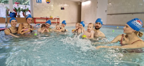 Nauka Pływania dla Niemowląt | Warszawa-Prezent dla Mamy_P