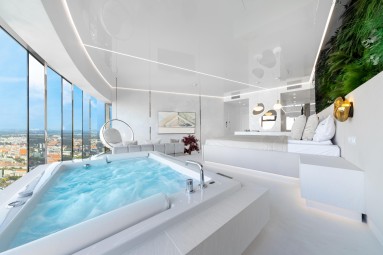 Luksusowy Pobyt w Apartamencie z Jacuzzi (1 Noc, 1-2 Osoby) | Sky Tower | Prezent dla Pary_P