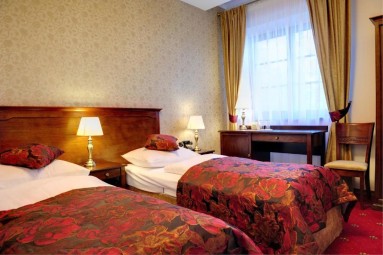 Relaksujący Pobyt dla Seniorów (2 Noce, 2 Osoby) | Janowiec | Hotel Kazimierski Zdrój -Prezent na Urodziny_P