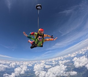 Skok ze Spadochronem z Filmowaniem Selfie | Gryźliny-Prezent na Wieczór Kawalerski_P