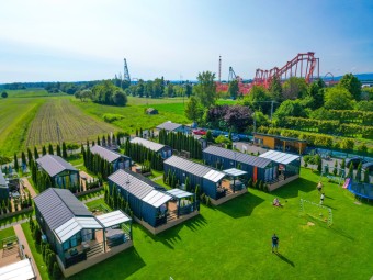 Odprężający Pobyt w Domku z Jacuzzi (1 noc, 1-5 Osób) | Zator | Holiday Park Zator Resort & Spa | Prezent na Święta_P