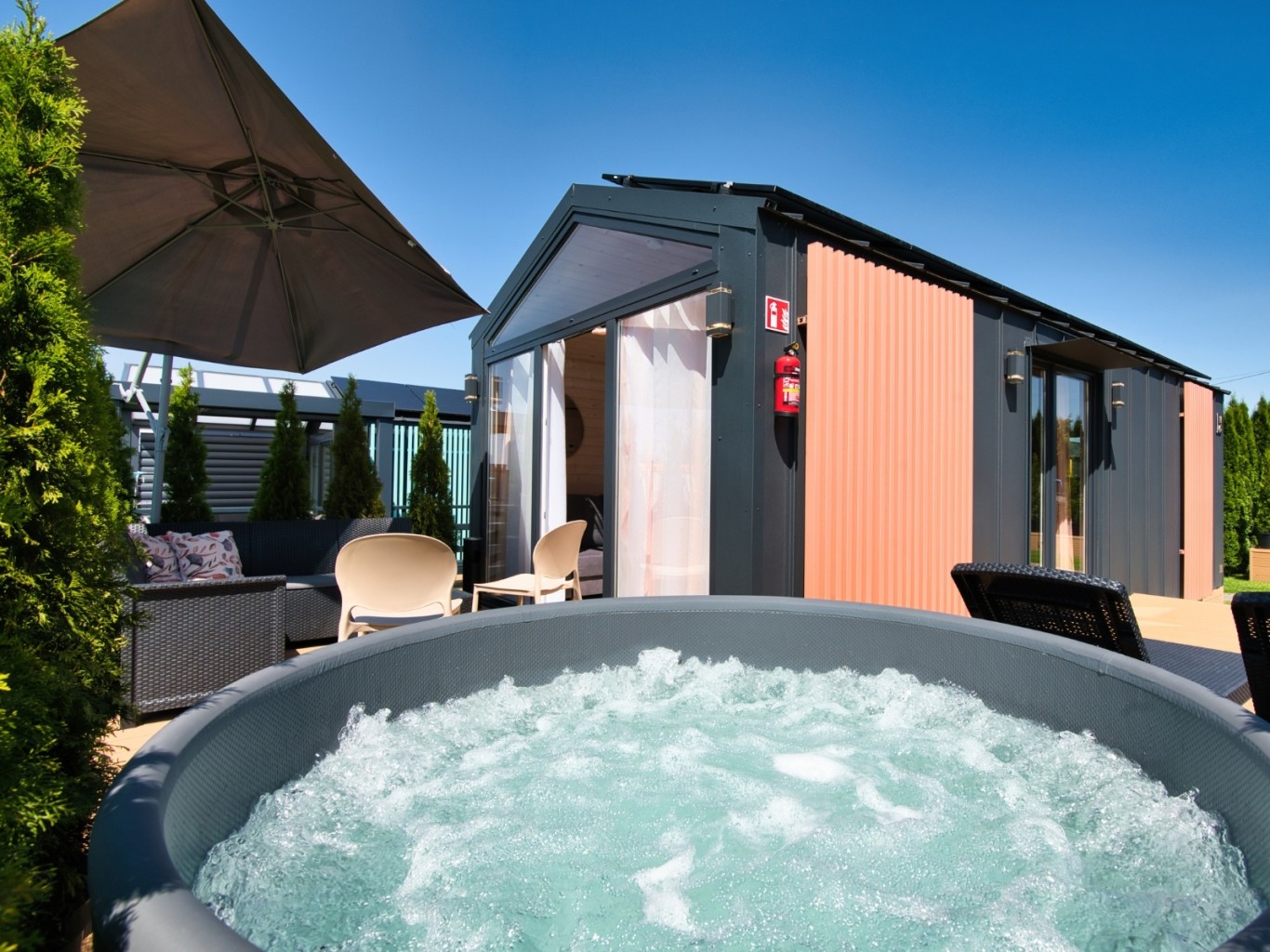 Odprężający Pobyt w Domku z Jacuzzi (1 noc, 1-5 Osób) | Holiday Park Zator Resort & Spa | Zator 
