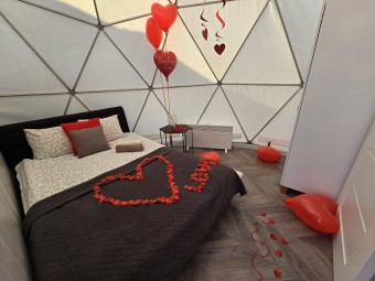 Romantyczny Glamping z Jacuzzi na Wyłączność (1 Noc, 2 Osoby) | Zator | Holiday Park Zator Resort & Spa-prezent na Święta-P