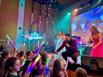 Koncert “Spotkaj Głosy z Bajek” dla Rodziny (2+1) | Wiele Lokalizacji-Prezent na Urodziny_A