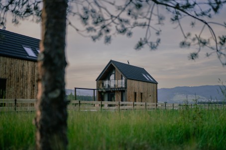 Odprężający Pobyt w Domku (2 Noce, 1-4 Osoby) | Svoyska Osada | Dębno