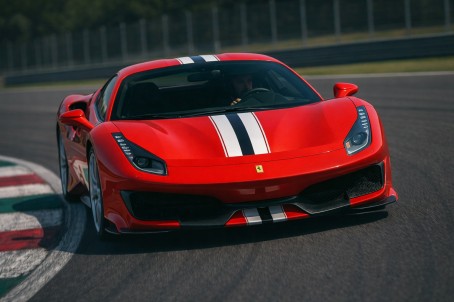 Jazda Ferrari 488 Pista | 4 okrążenia | Wiele Lokalizacji