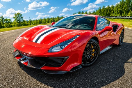 Jazda Ferrari 488 Pista | 4 okrążenia | Wiele Lokalizacji