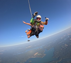 Skok ze Spadochronem z Filmowaniem i Zdjęciami | Olsztyn-Prezent dla Niego_P