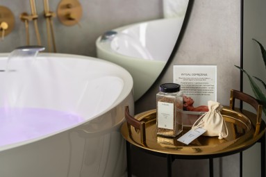 Odprężający Pobyt w Apartamencie z Jacuzzi (2 Noce, 2 Osoby) | Lion Apartments | Gdańsk - Prezent na Święta_P