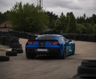 Poprowadź Chevrolet Corvette C7 | 2 okrążenia | Legionowo (okolice)-Prezent na Święta_A