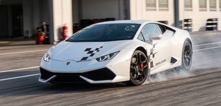 Jazda Lamborghini Huracán | 2 okrążenia | Wiele Lokalizacji