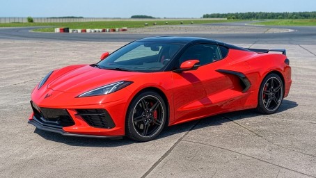 Jazda Chevrolet Corvette C8 | 4 okrążenia | Wiele Lokalizacji